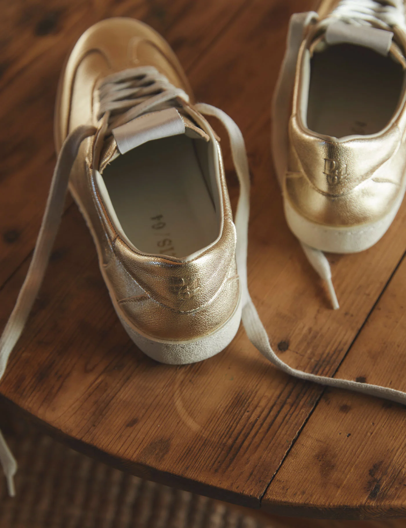 Sneaker Retro P64 Gold - Image 3